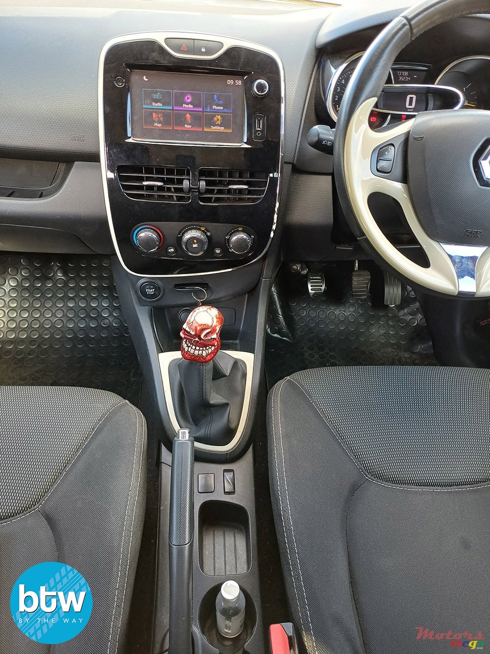 2014' Renault Clio 4 photo #6