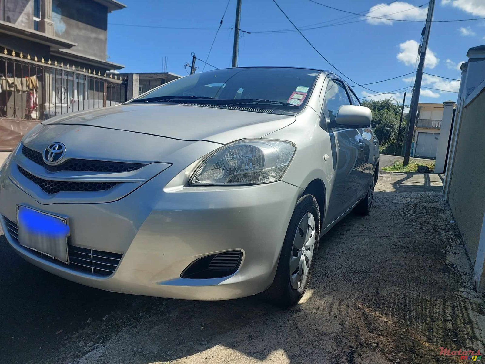 2006' Toyota Belta photo #1
