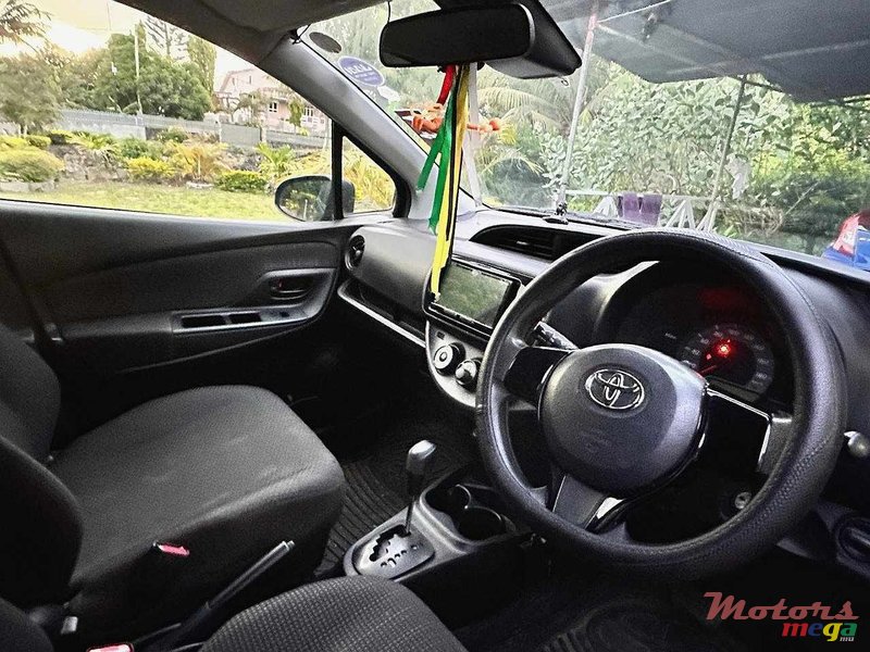 2019' Toyota Vitz photo #6