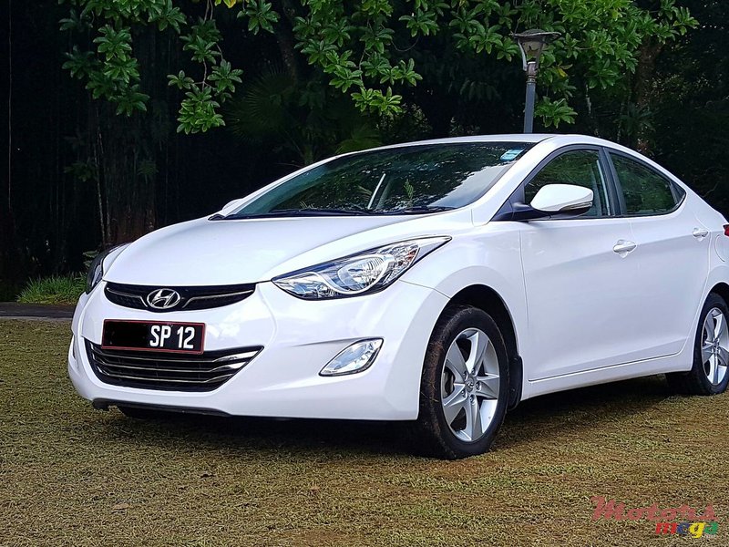 2012' Hyundai Elantra photo #1