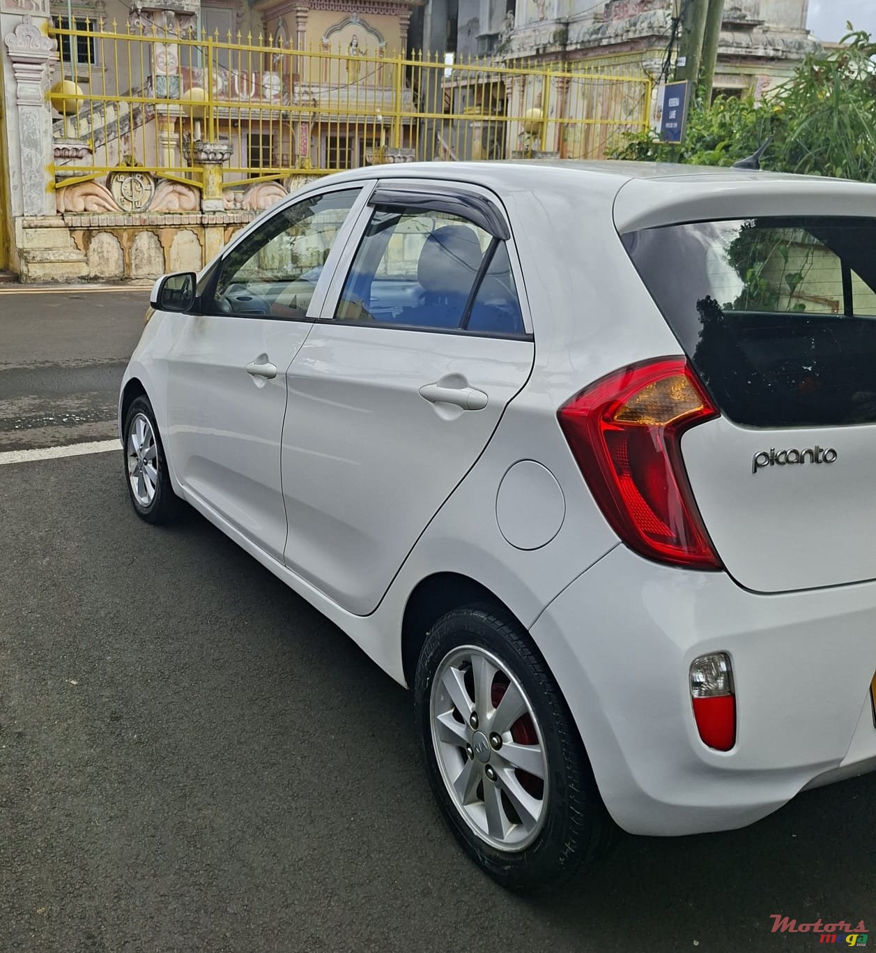 2012' Kia Picanto photo #4