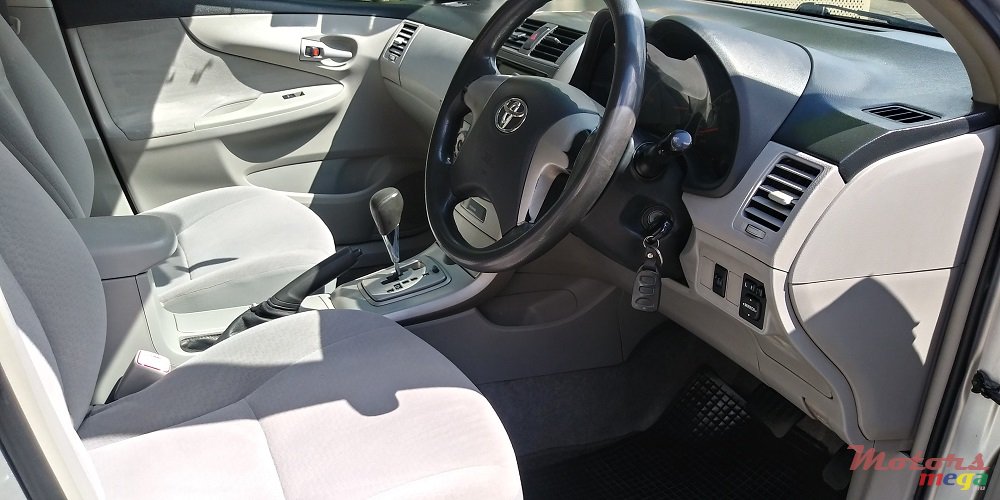 2009' Toyota Axio X photo #6