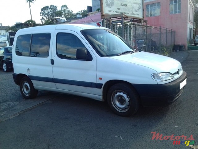 2001' Peugeot Partner photo #1