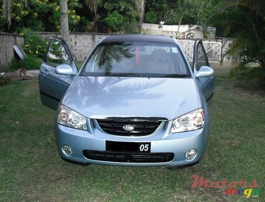 2005' Kia Cerato photo #1