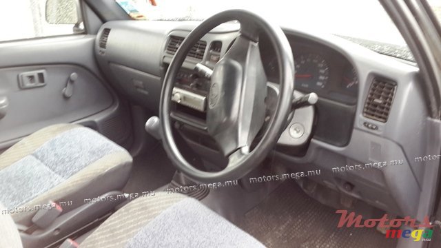 2003' Toyota 2x4 photo #3