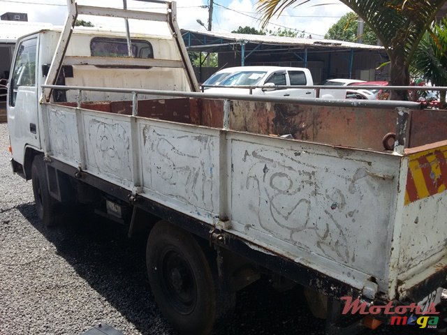 1990' Mitsubishi Canter photo #3