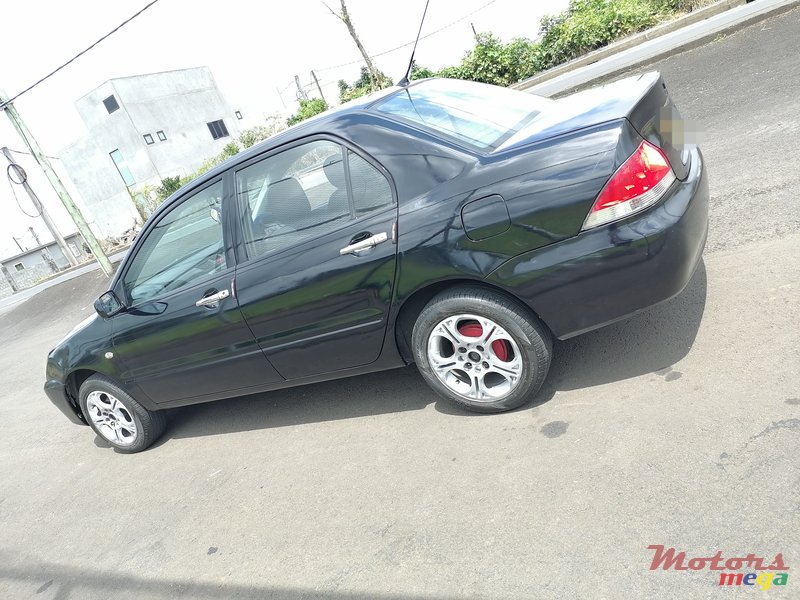 2005' Mitsubishi Lancer photo #4