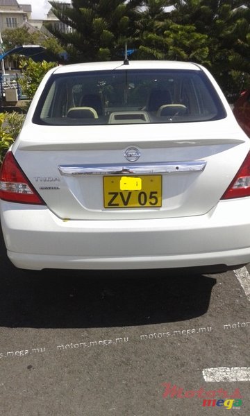 2005' Nissan Latio photo #3