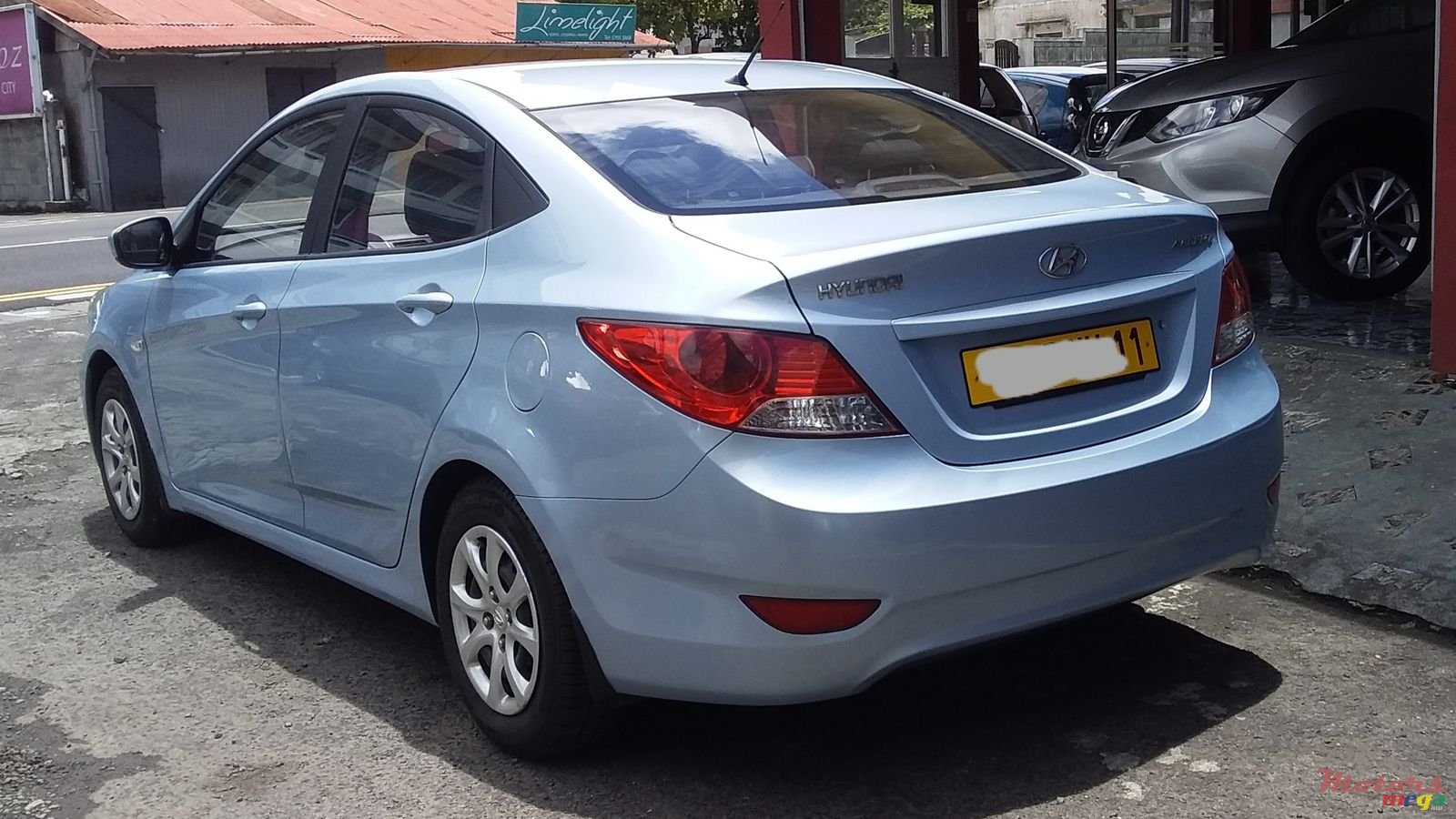 2011' Hyundai Accent photo #6