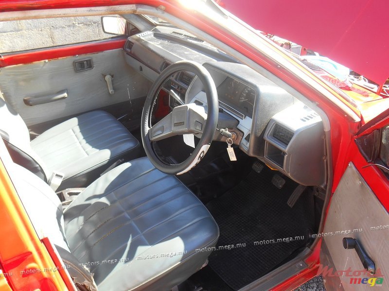 1984' Nissan photo #7