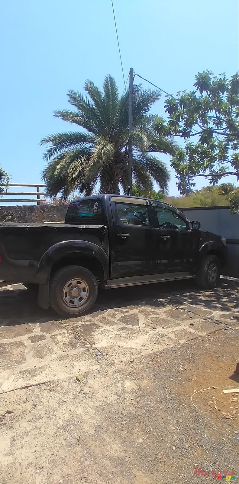 2013' Toyota Hilux 4x4 photo #1