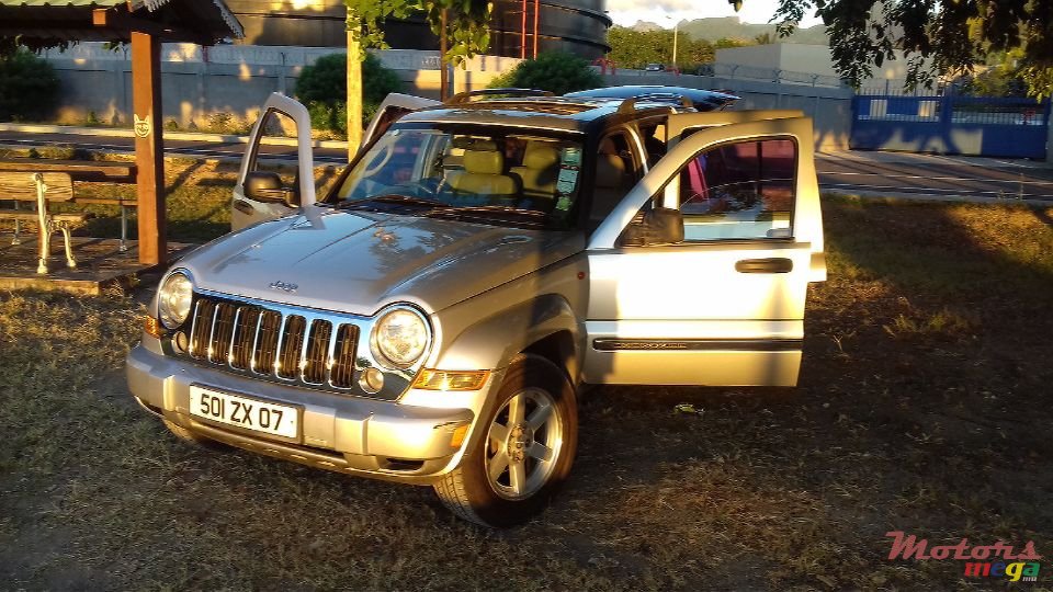 2007' Jeep Cherokee N/A photo #6