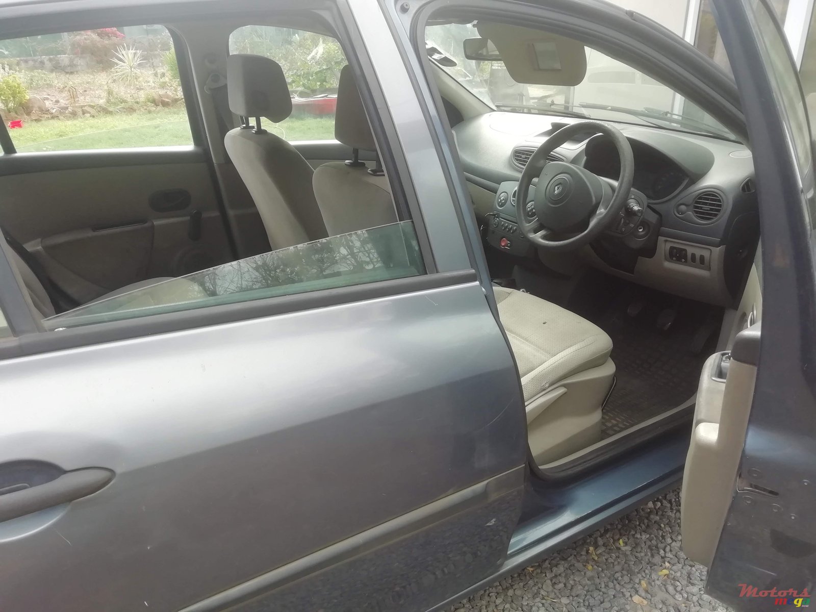 2007' Renault Clio photo #3