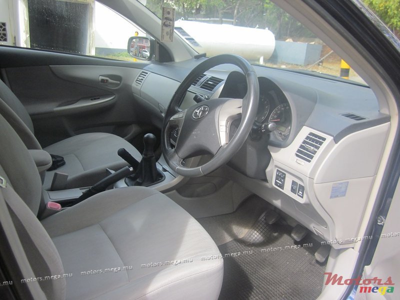 2006' Toyota Corolla Axio G photo #5