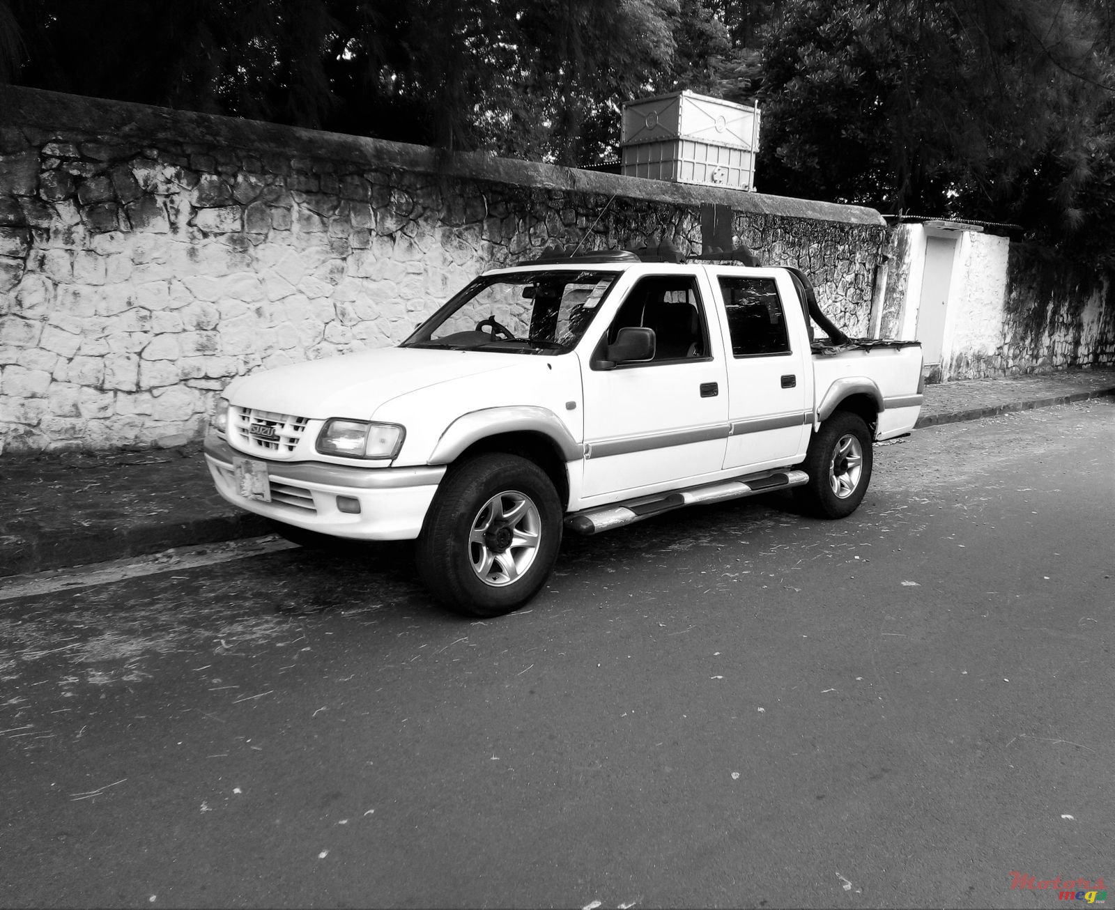 2001' Isuzu KB Series photo #1