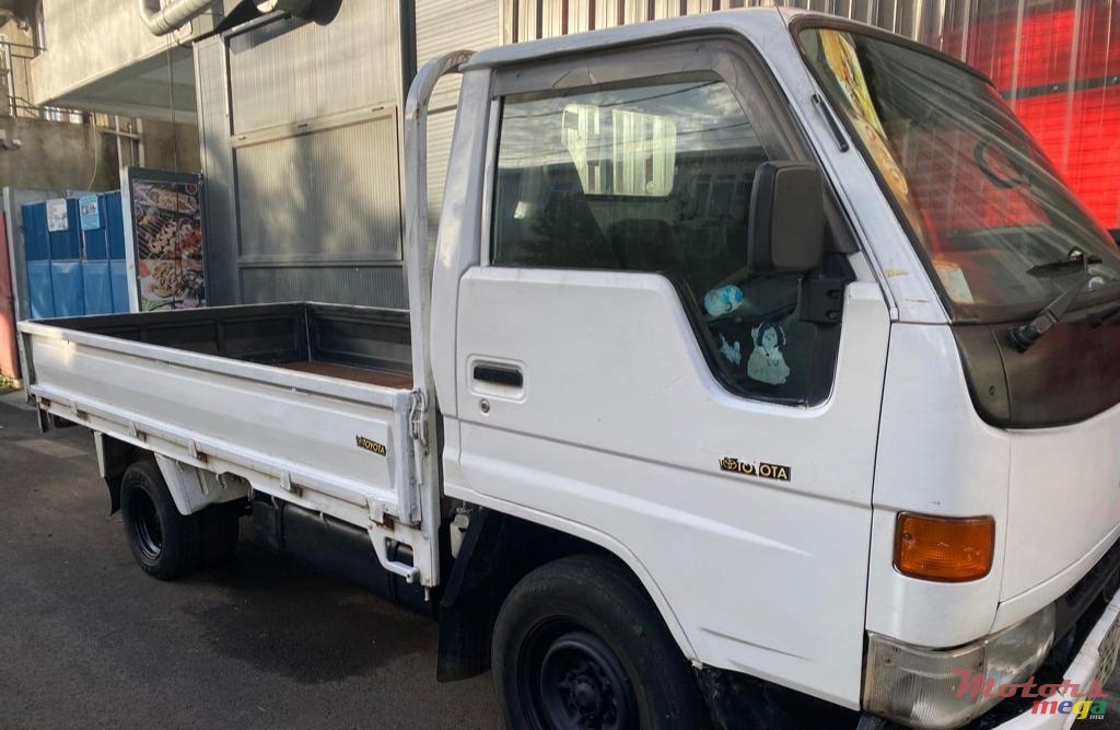 1998' Toyota any photo #2