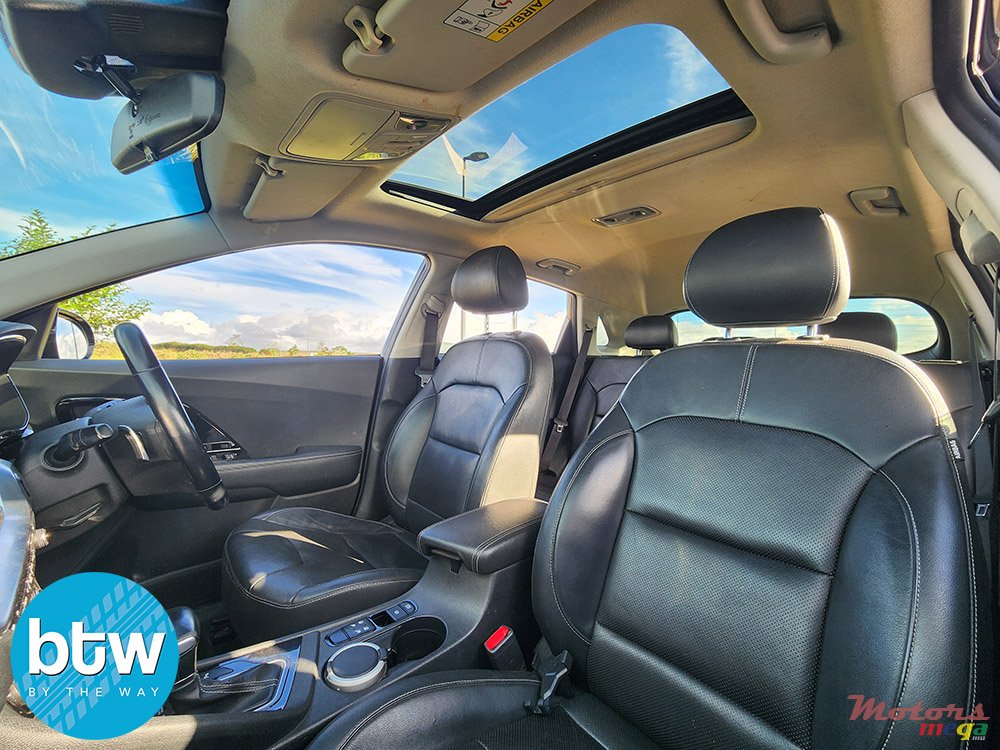 2019' Kia Niro photo #7