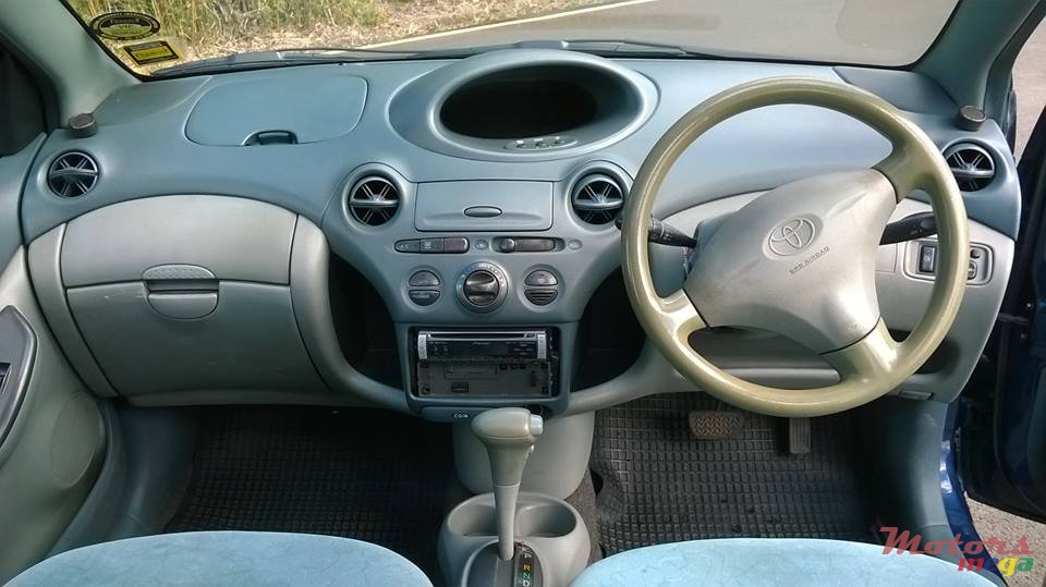 1999' Toyota Vitz Limited photo #4