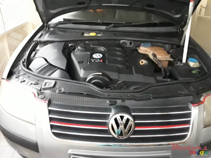 2004' Volkswagen Passat Tdi photo #2