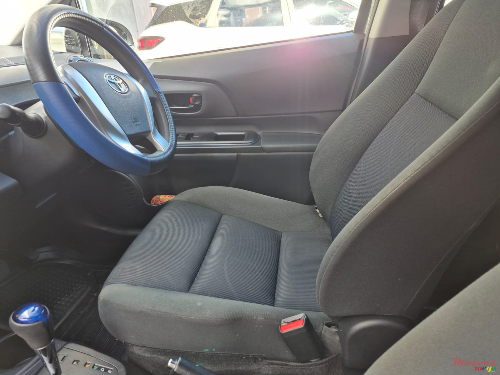 2016' Toyota Aqua photo #6