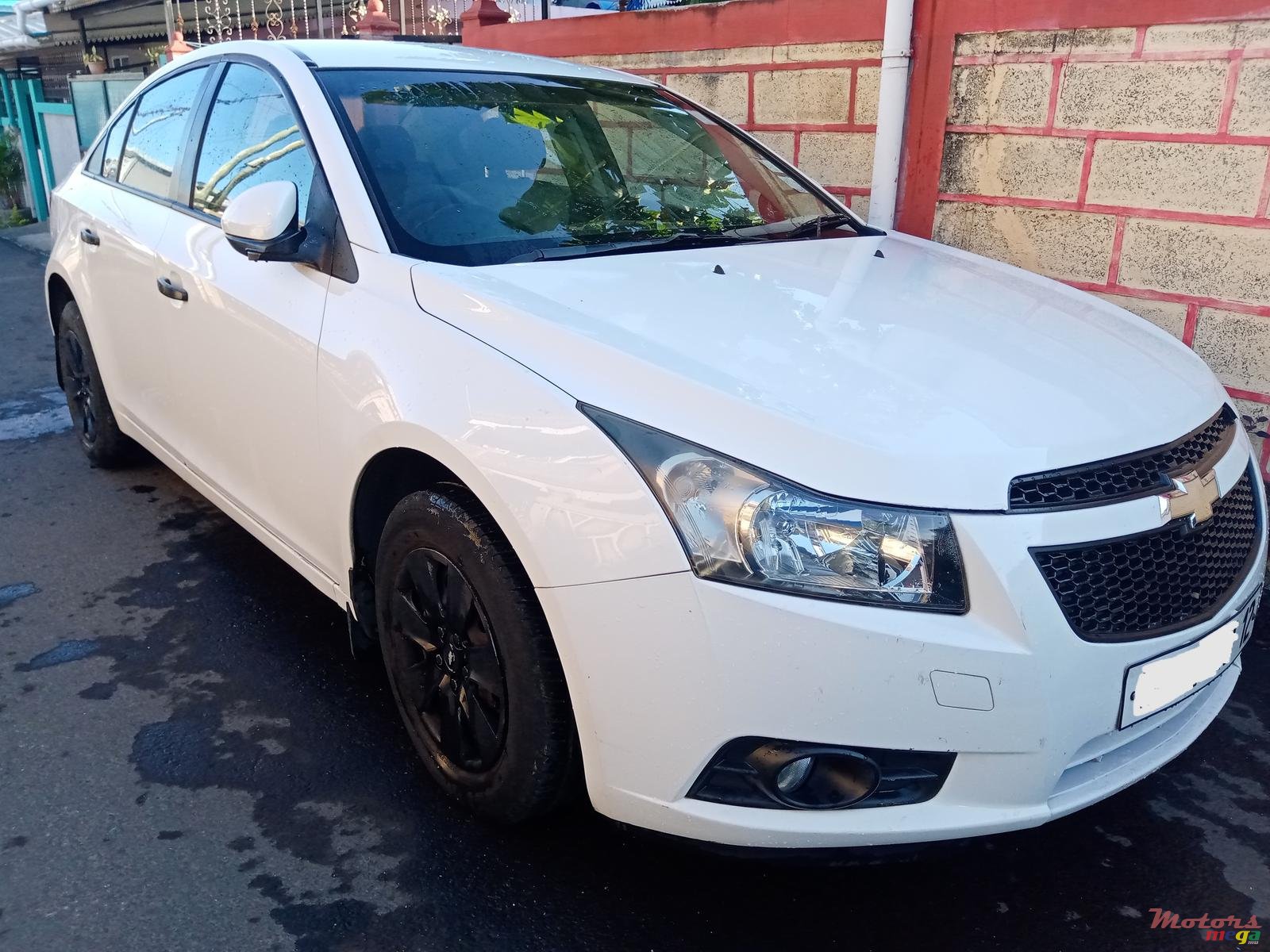 2012' Chevrolet Cruze photo #3