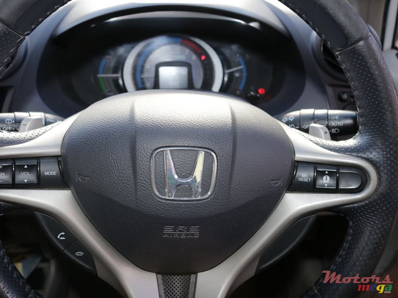 2010' Honda Insight Version LS photo #7