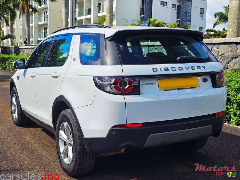 2018' Land Rover Discovery Sport 2.0TD photo #3