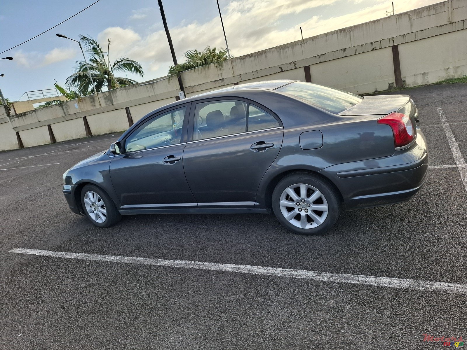 2007' Toyota Avensis photo #3