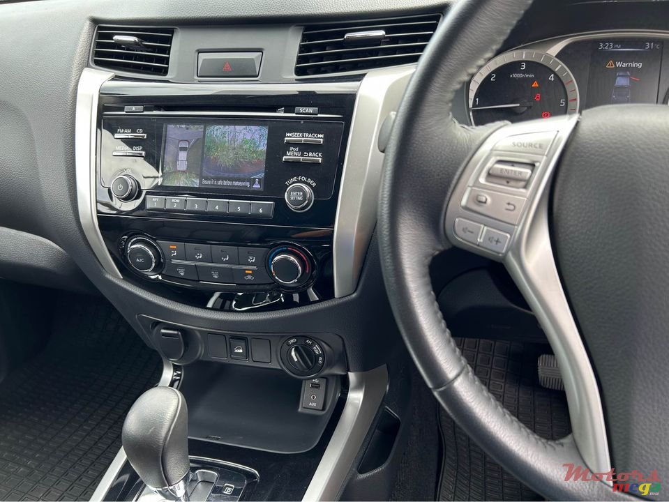 2021' Nissan Navara NP300 photo #5