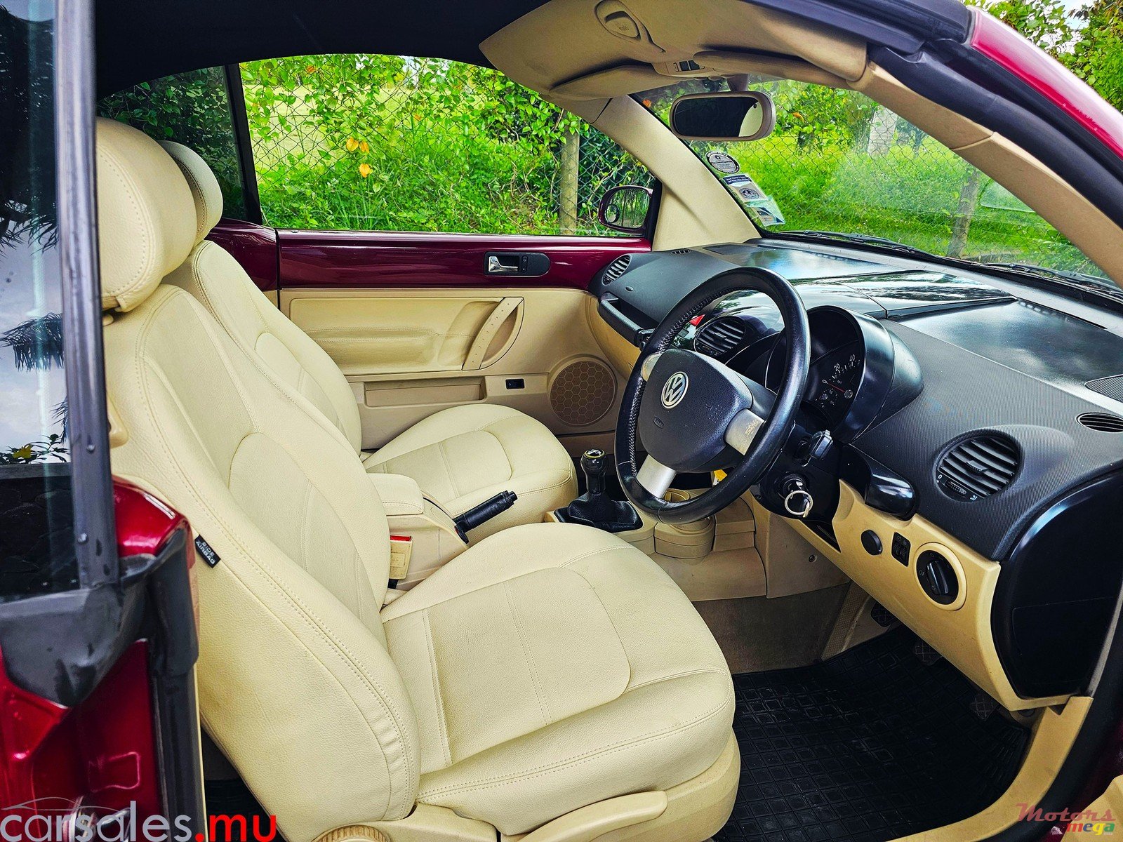 2006' Volkswagen Beetle 1.4 Cabriolet photo #6