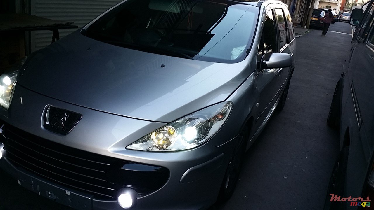 2008' Peugeot 307 photo #6