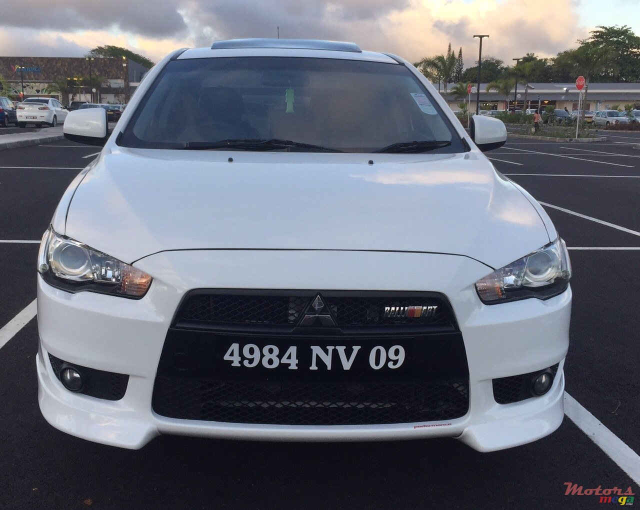 2009' Mitsubishi Lancer EX photo #3