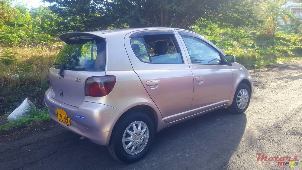 1999' Toyota Vitz photo #3