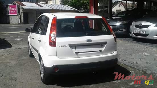 2007' Ford Fiesta photo #2