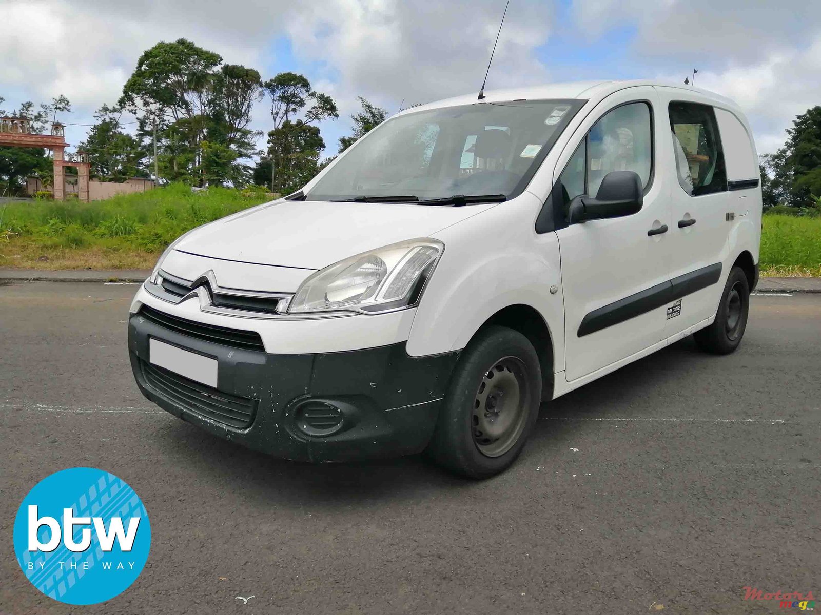2014' Citroen Berlingo photo #2