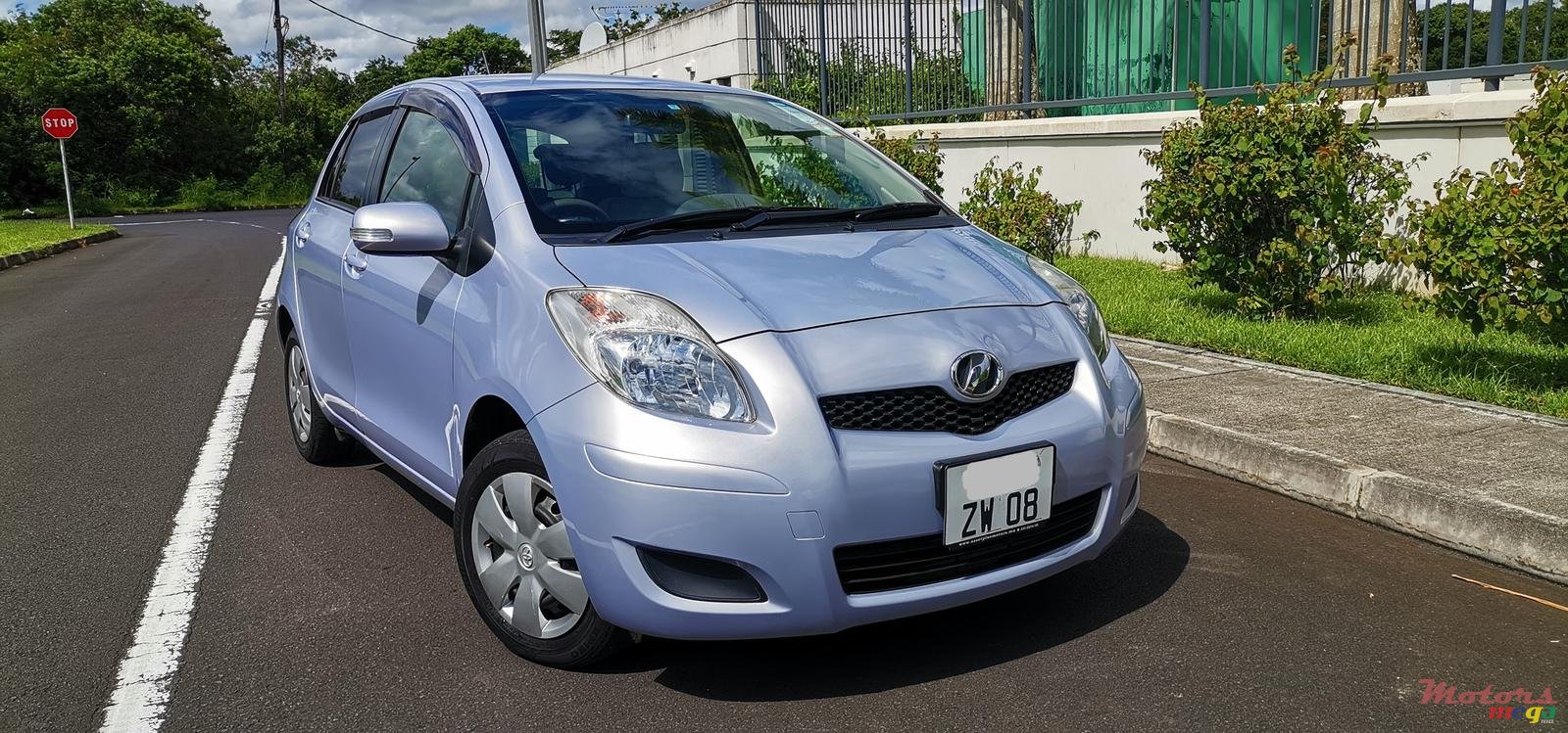 2008' Toyota Vitz 1.3 photo #1