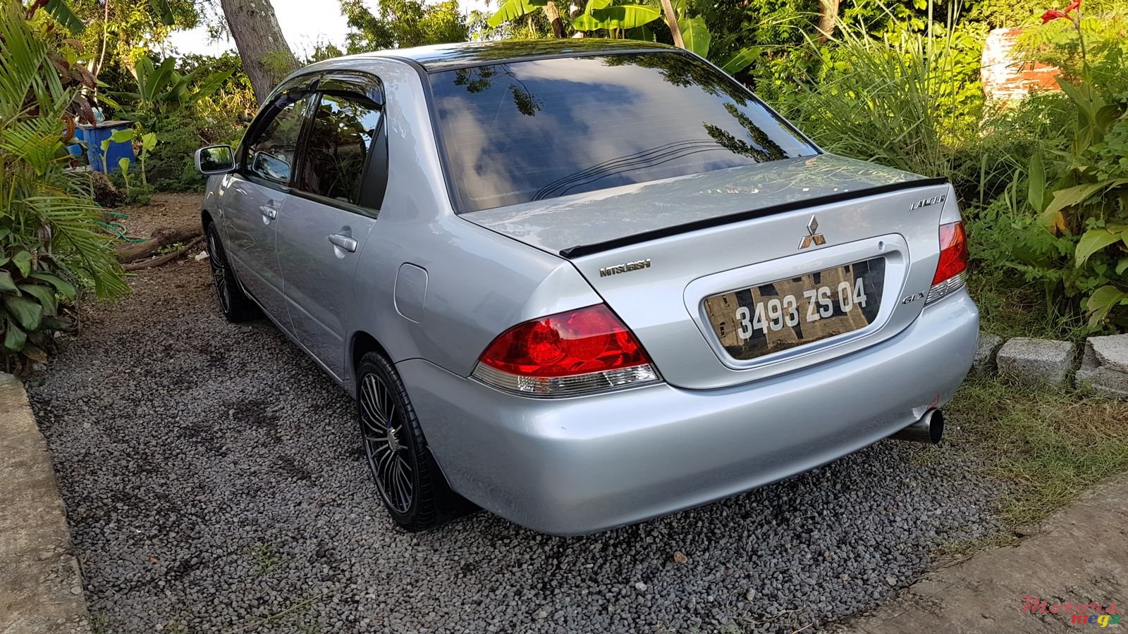 2004' Mitsubishi Lancer photo #7