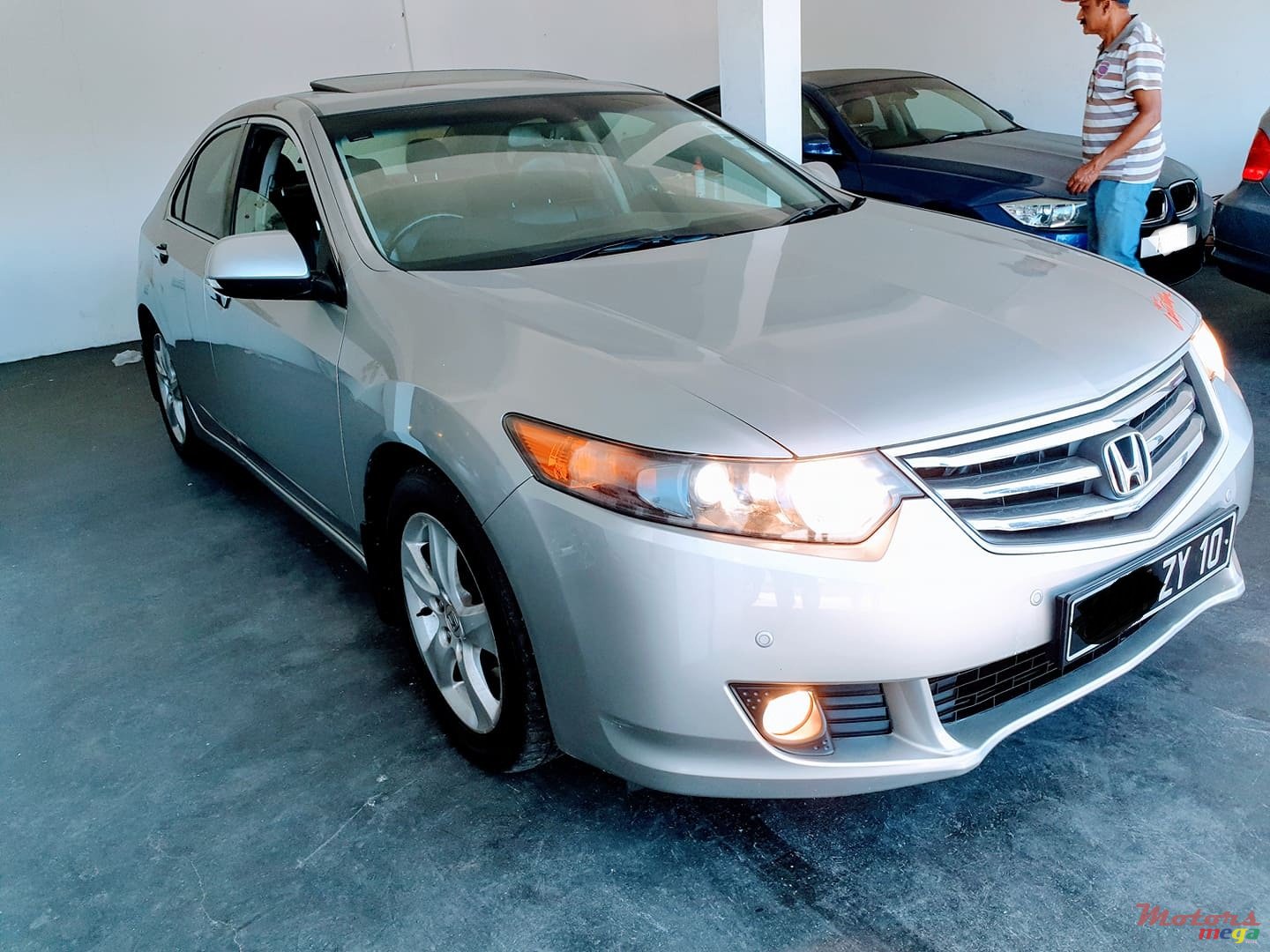 2010' Honda Accord photo #1