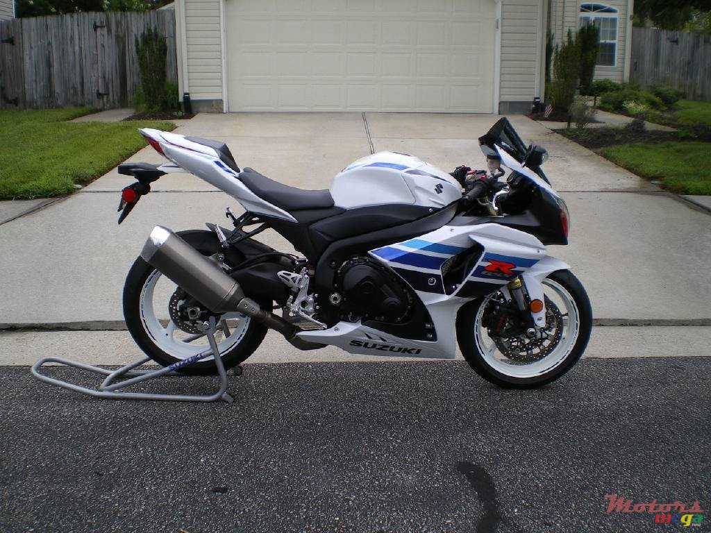 2013' Suzuki GSXR1000 photo #1