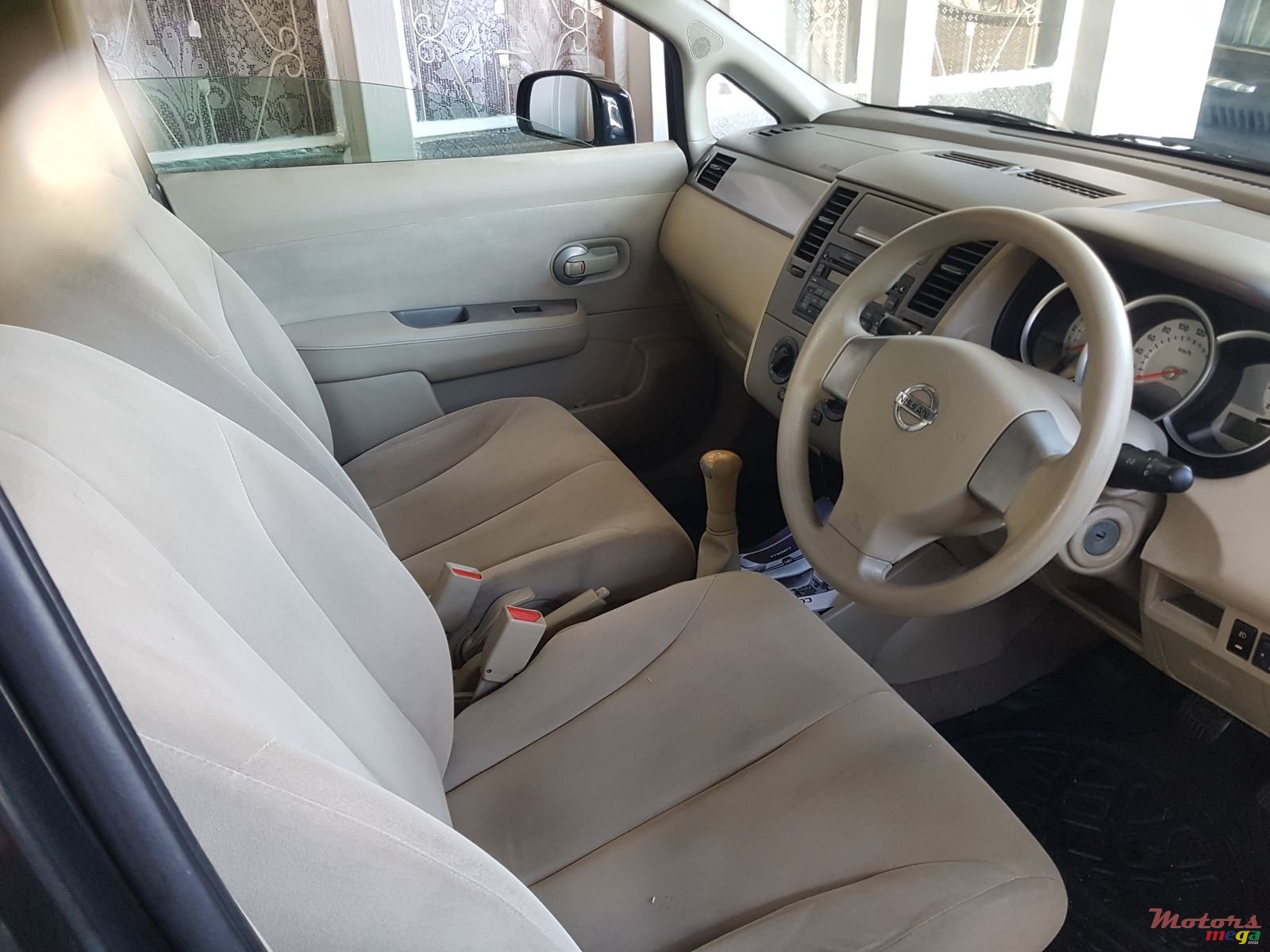 2012' Nissan Tiida photo #3