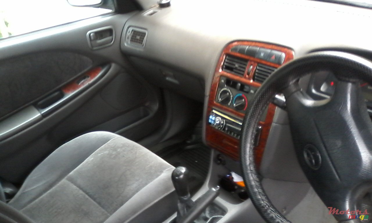 2000' Toyota Corona photo #3