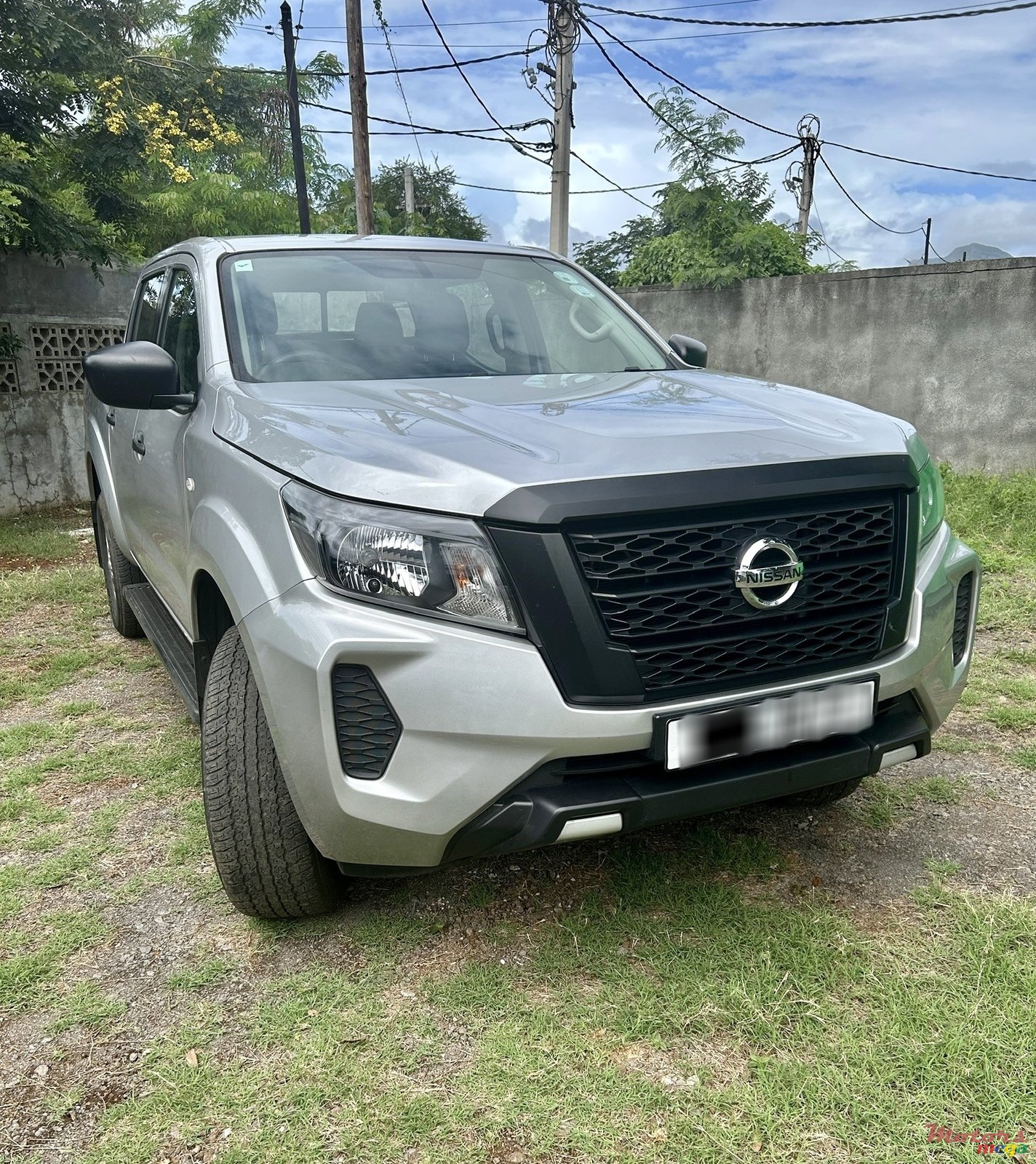 2023' Nissan Navara photo #1