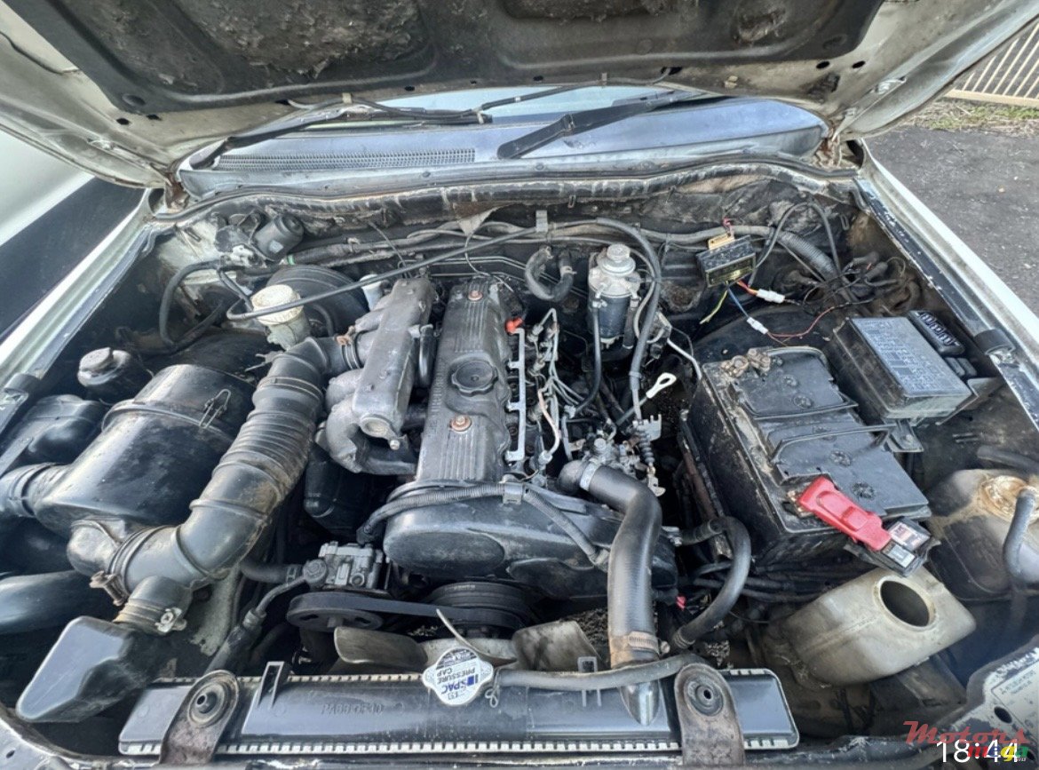 2004' Mitsubishi L200 photo #2