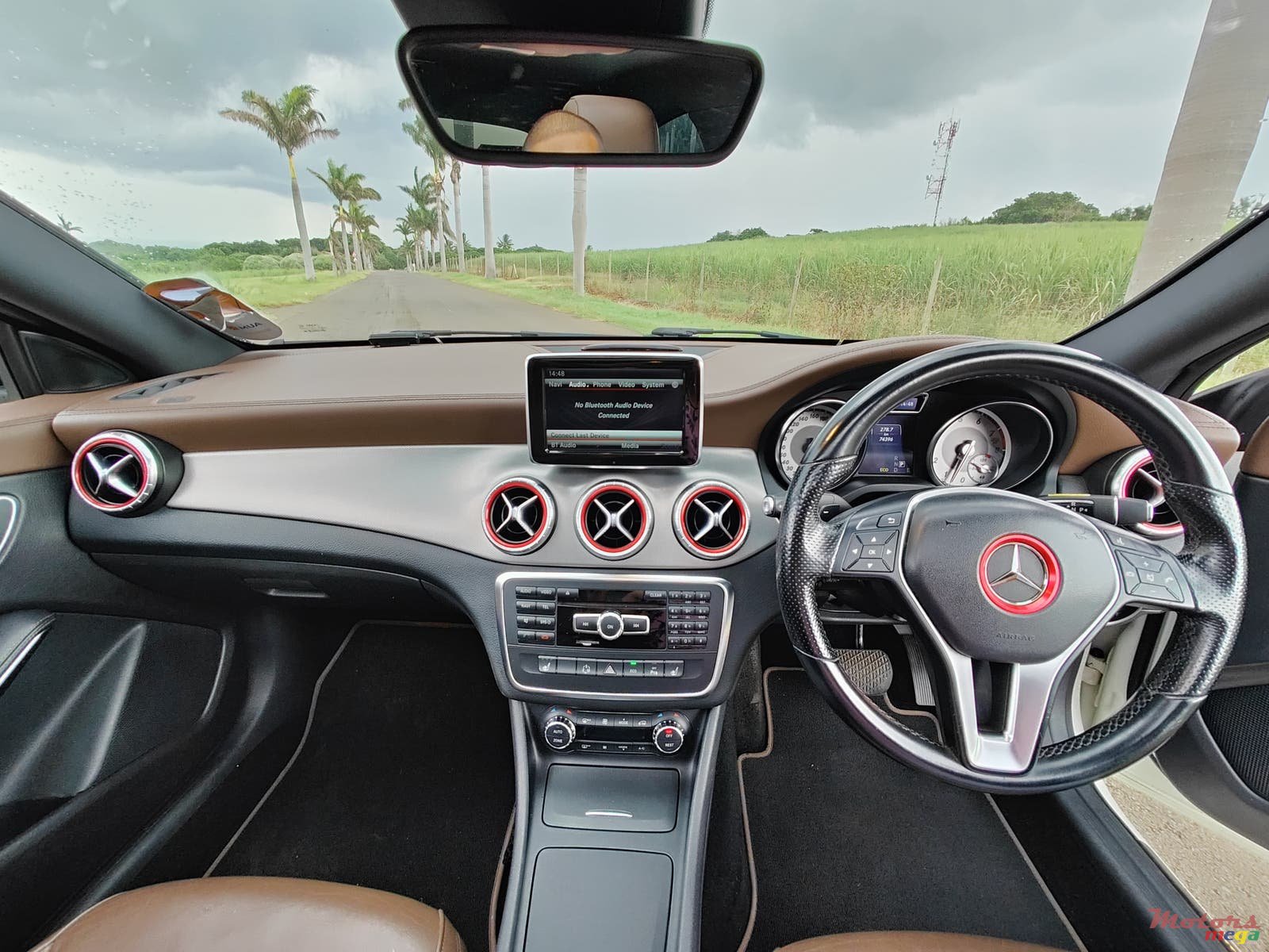 2014' Mercedes-Benz CLA 180 photo #6