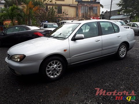 2001' Nissan Primera photo #2