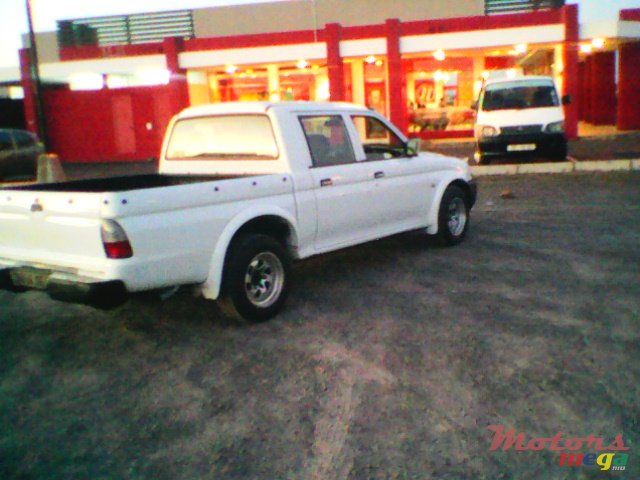 2005' Mitsubishi L 200 photo #1