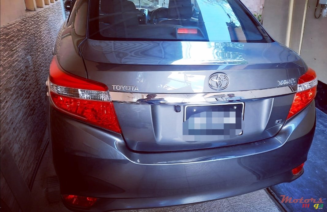 2015' Toyota Yaris photo #2