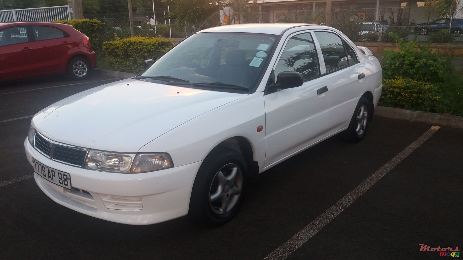 1998' Mitsubishi Lancer photo #1
