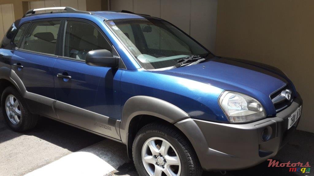2005' Hyundai Tucson 4x4 photo #1