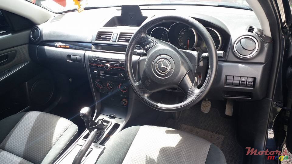 2006' Mazda Axela photo #3
